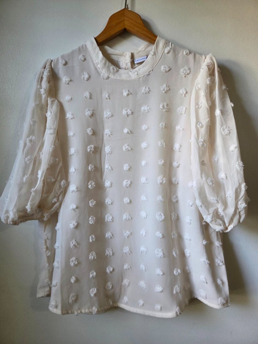 NEW NEVER WORN LASCANA TEXTURED CREAM TOP PUFFED SLEEVES M - Picture 2 of 16